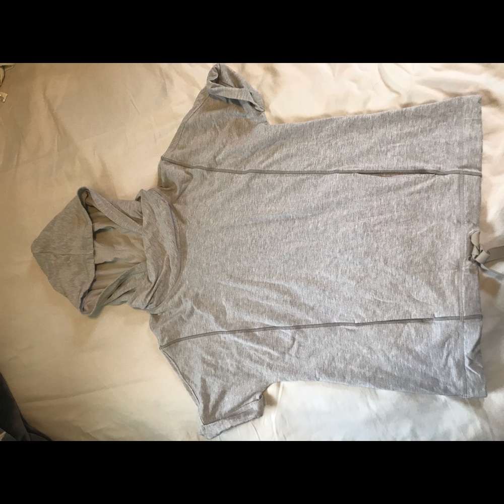 Lululemon short sleeve hoodie, size 6!